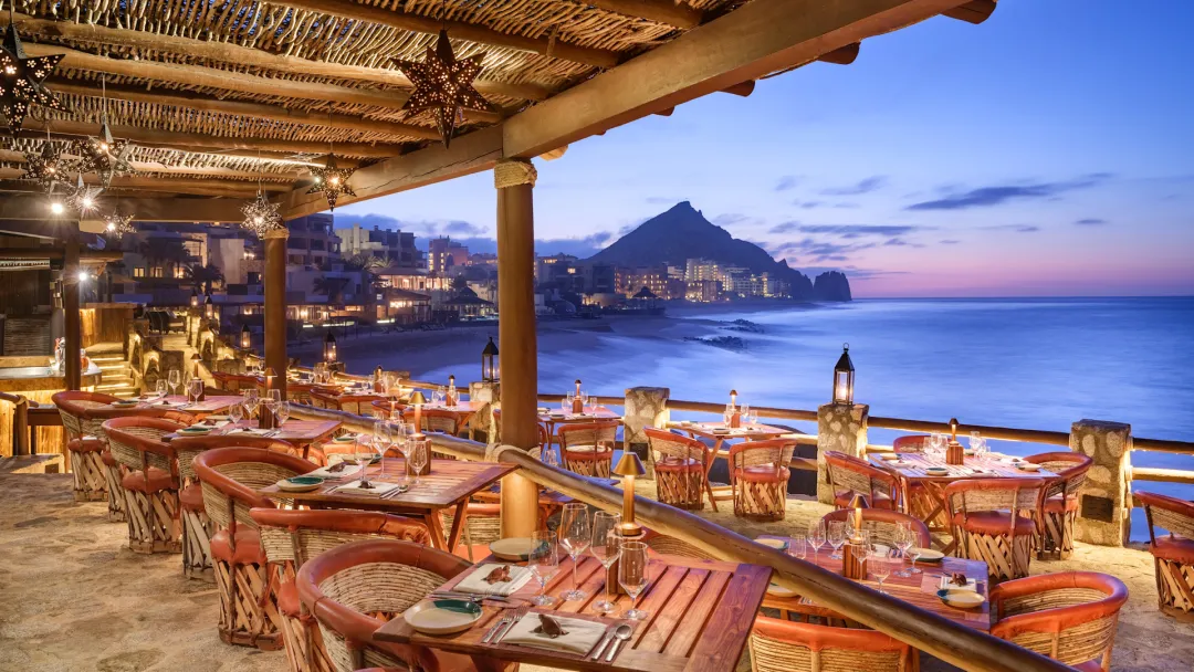 Odysseys Travel - Waldorf Astoria Los Cabos Pedregal - El Farallón - Cliffside Terrace