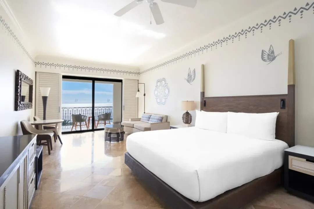 Odysseys Travel - Hilton Los Cabos - AltaMar Junior Suite Ocean View Balcony - Bedroom
