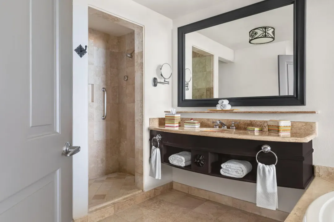 Odysseys Travel - Hilton Los Cabos - Queen Beds Coastal Garden View Balcony - Bathroom