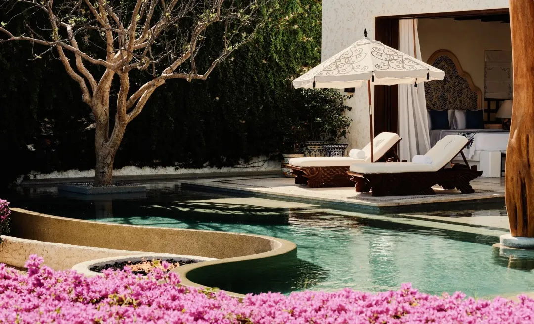 Odysseys Travel - Las Ventanas al Paraiso - Pool Lounge