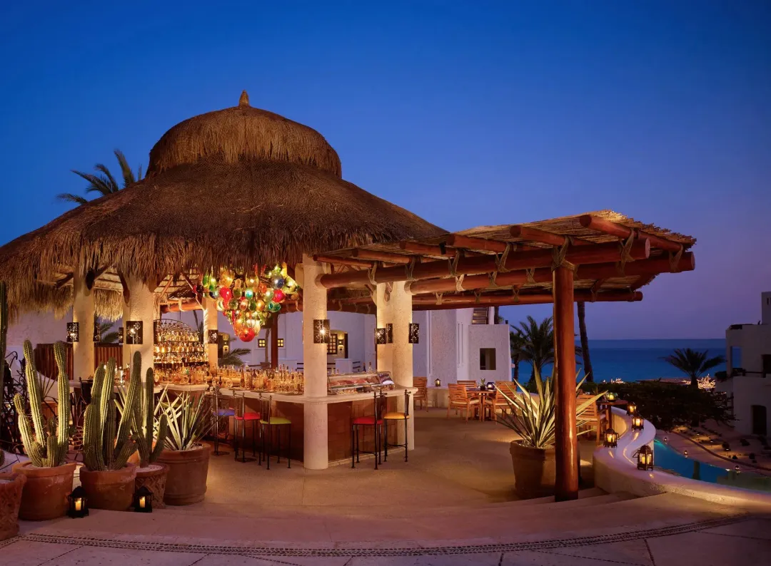 Odysseys Travel - Las Ventanas al Paraiso - Tequila & Ceviche Bar - Interior
