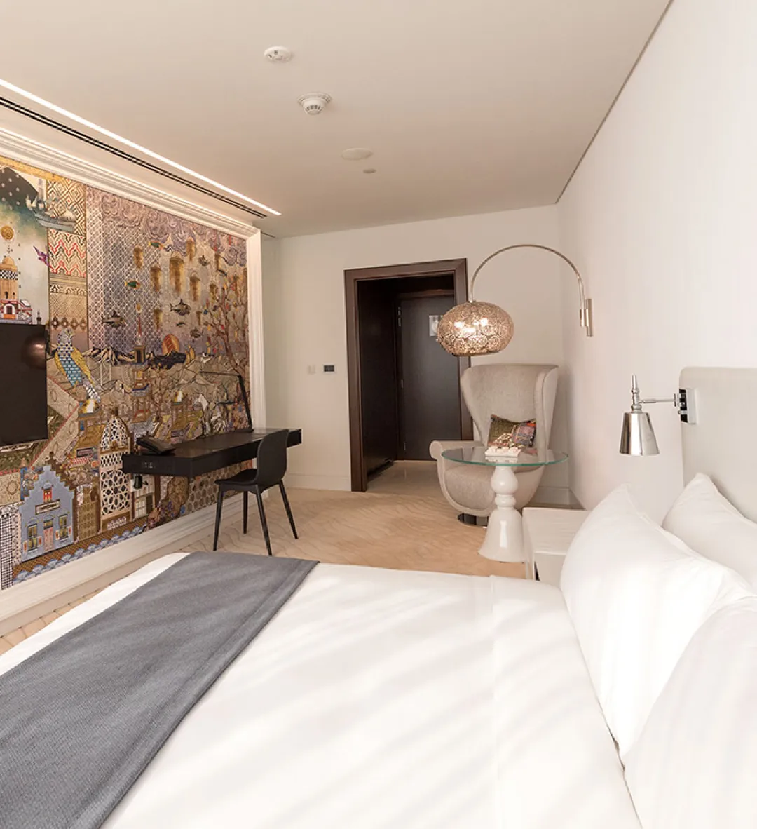 Odysseys Travel - Mondrian Doha - Signature Skyline Terrace - Desk Area