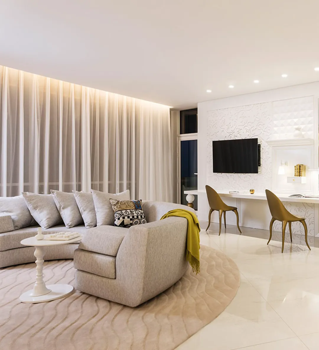 Odysseys Travel - Mondrian Doha - Voyage Suite - Living Area
