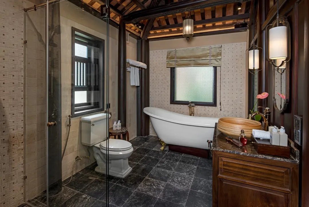 Odysseys Travel - Ancient Hue Garden House - Ngự Bình House - Bathroom
