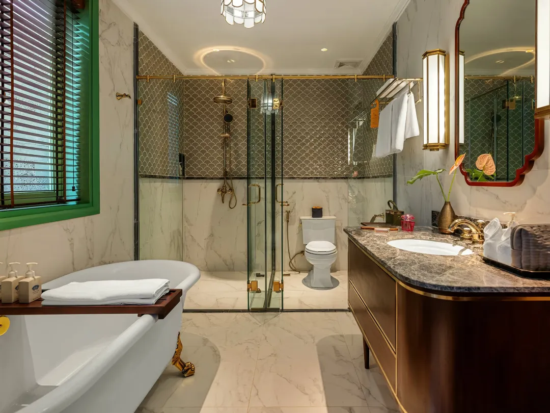 Odysseys Travel - Ancient Hue Garden House - Marguerite Duras Villa - Bathroom