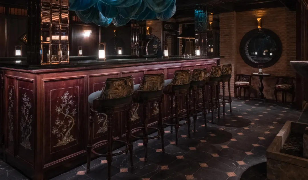 Odysseys Travel - Ancient Hue Garden House - Vạn Xuân Bar - Bar Interior