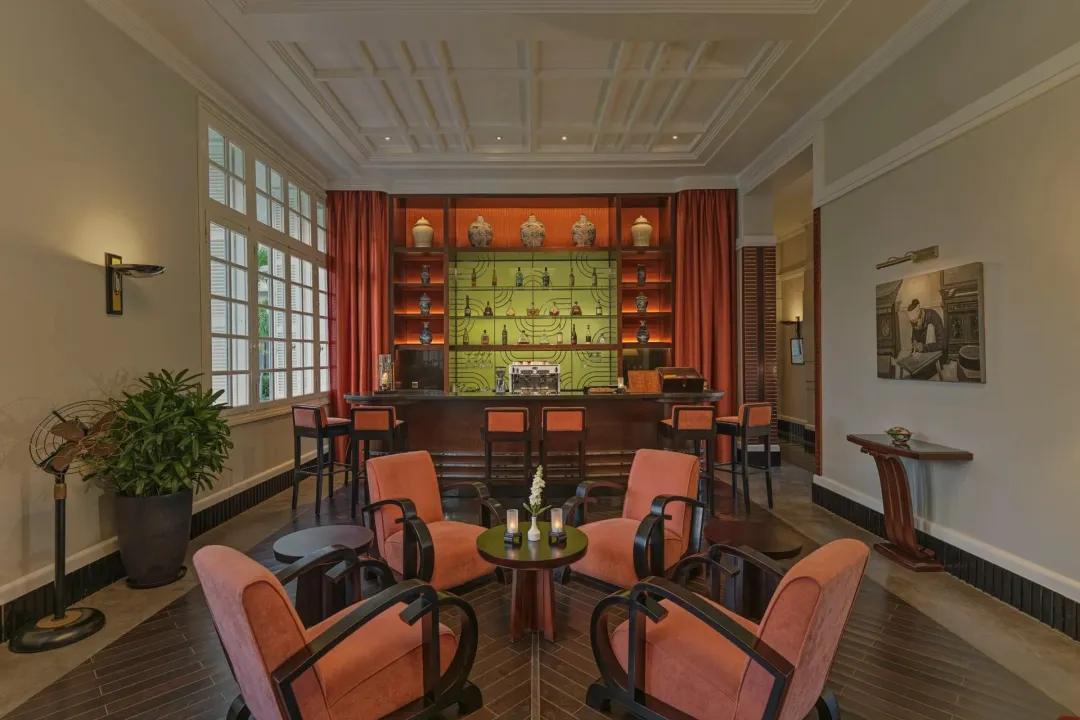 Odysseys Travel - Azerai La Residence, Hue - Le Gouverneur Bar - Interior