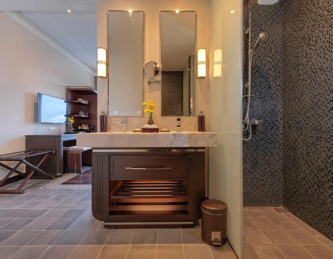 Odysseys Travel - Azerai La Residence, Hue - Superior - Bathroom