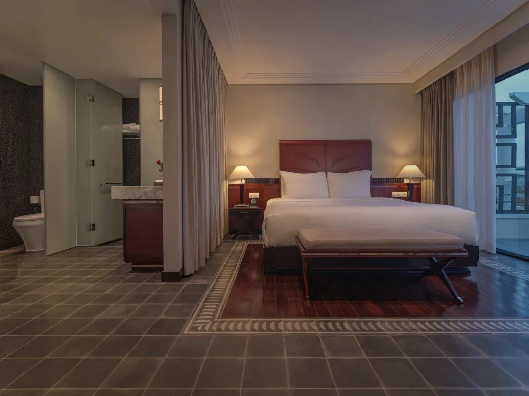 Odysseys Travel - Azerai La Residence, Hue - Deluxe Garden View - Bedroom