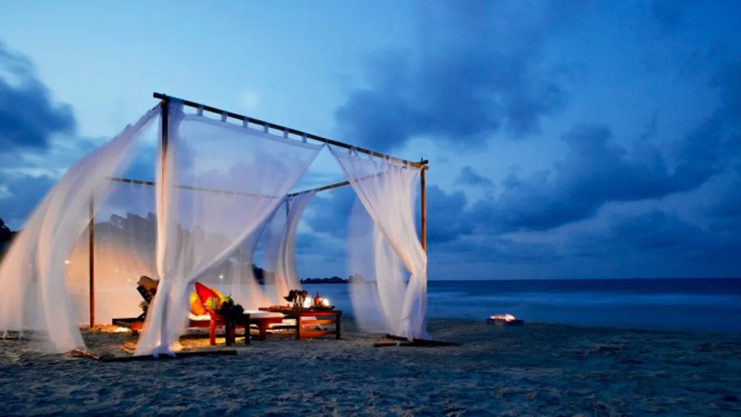 Odysseys Travel - Homm Laguna Bintan - Beach Dining