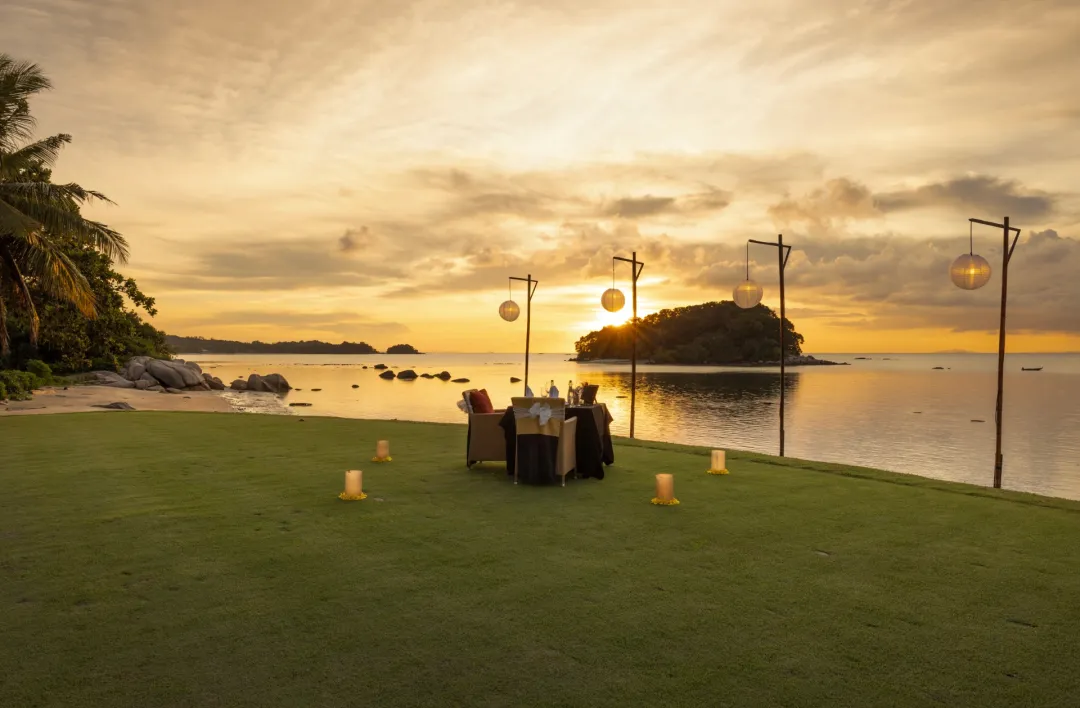Odysseys Travel - Homm Laguna Bintan - Sunset Dining