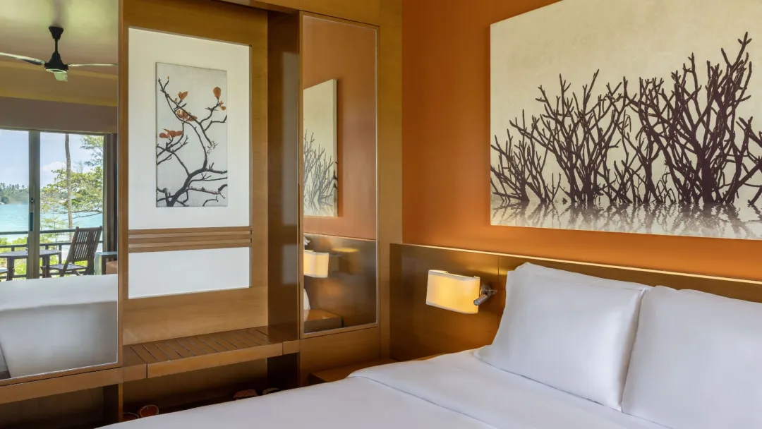 Odysseys Travel - Homm Laguna Bintan - Sea Breeze Queen - Dressing Area