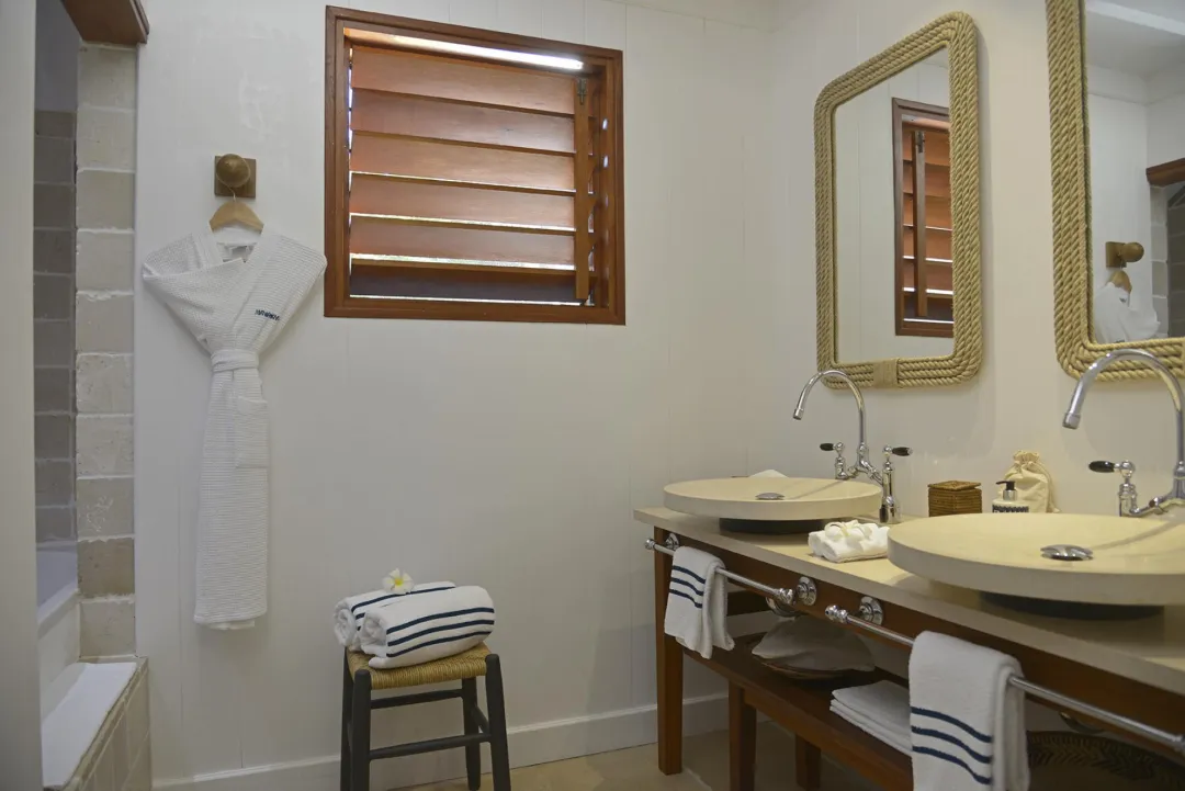 Odysseys Travel - Hotel Manapany - Rooms - Beach Family Suite - Bathroom
