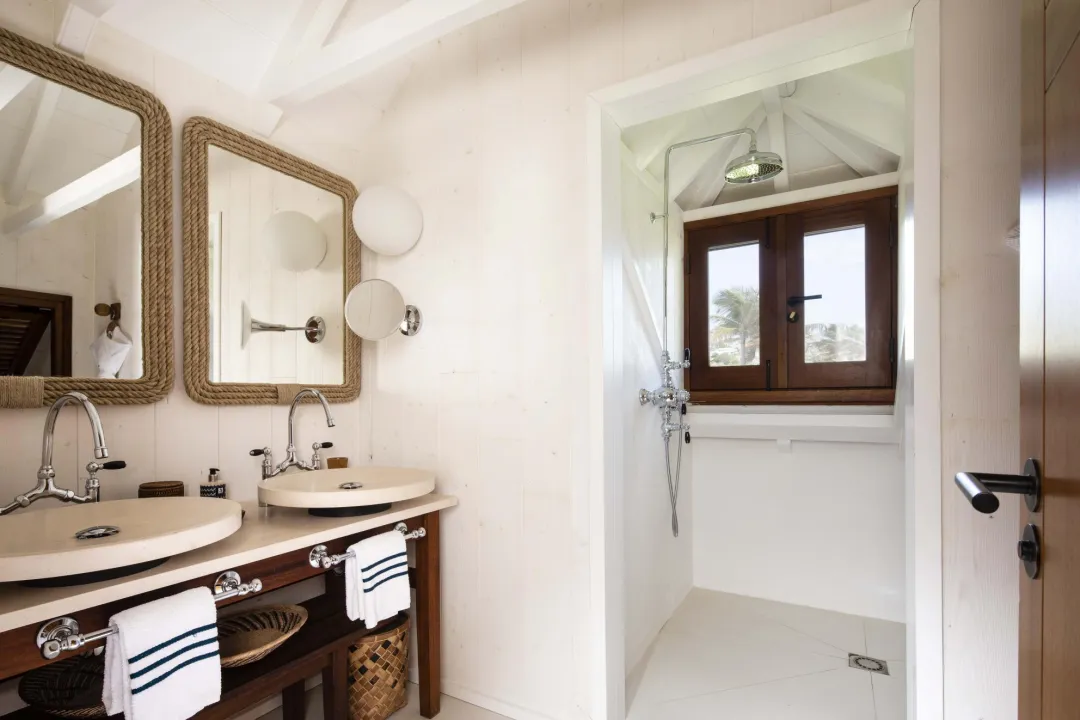 Odysseys Travel - Hotel Manapany - Rooms - Creole Villa - Bathroom