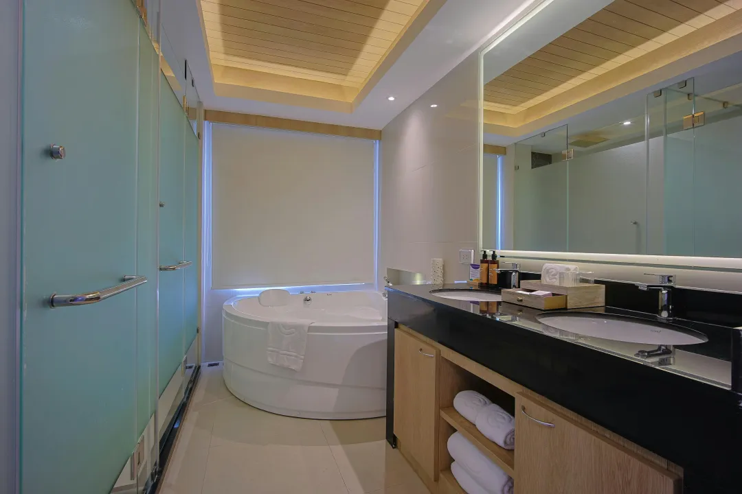Odysseys Travel - Centara Villas Phi Phi Island - Premier Spa Ocean View - Bathroom