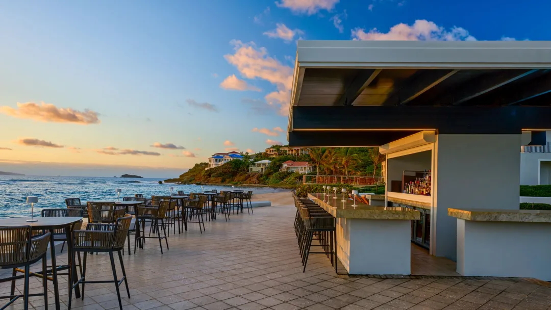 Odysseys Travel - JW Marriott St. Maarten Beach Resort and Spa - Breeze - Bar and Terrace
