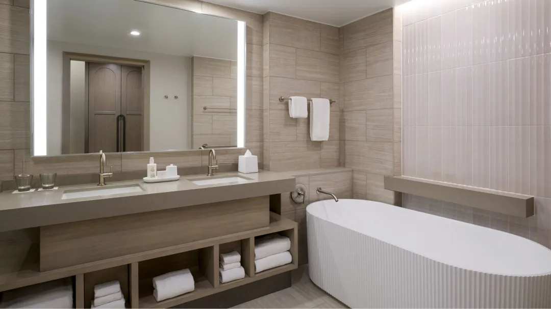 Odysseys Travel - JW Marriott St. Maarten Beach Resort and Spa - Deluxe Guest Room Beachfront - Bathroom