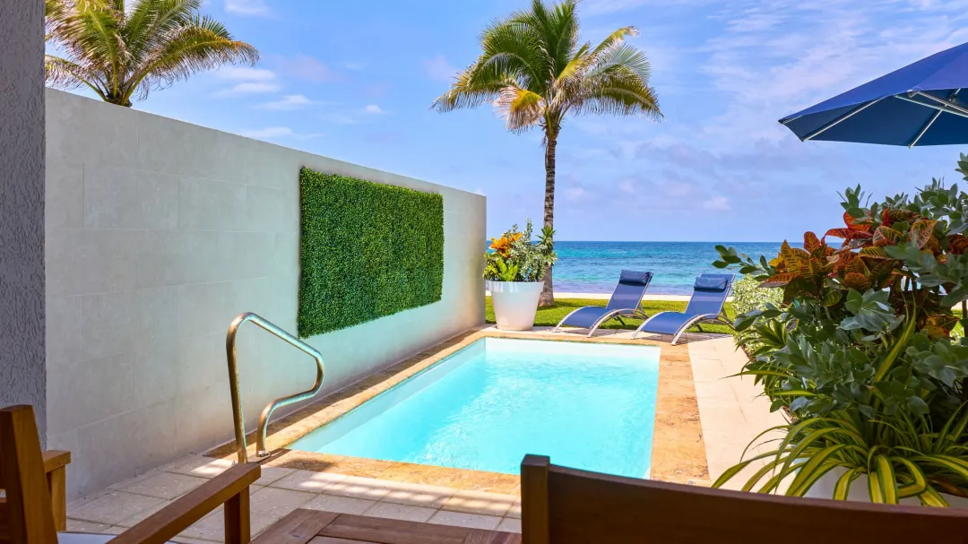 Odysseys Travel - JW Marriott St. Maarten Beach Resort and Spa - Deluxe Guest Room Beachfront with Plunge Pool - Plunge Pool