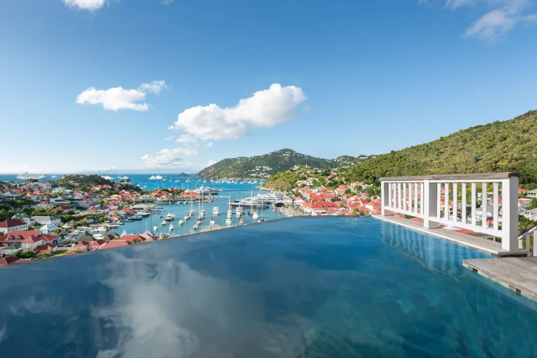 Odysseys Travel - Fouquet's Saint-Barth Hotel - Infinity Pool - Harbour View