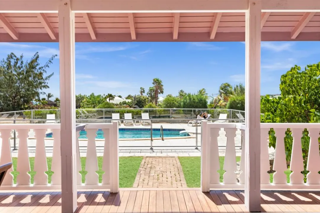 Odysseys Travel - Hôtel Esmeralda Resort - Two Bedroom Deluxe Suite - Terrace With Pool View