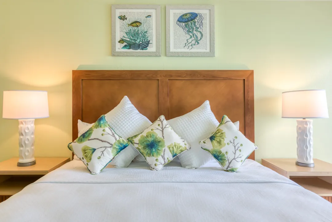Odysseys Travel - Oyster Bay Beach Resort - Studio - Bedroom