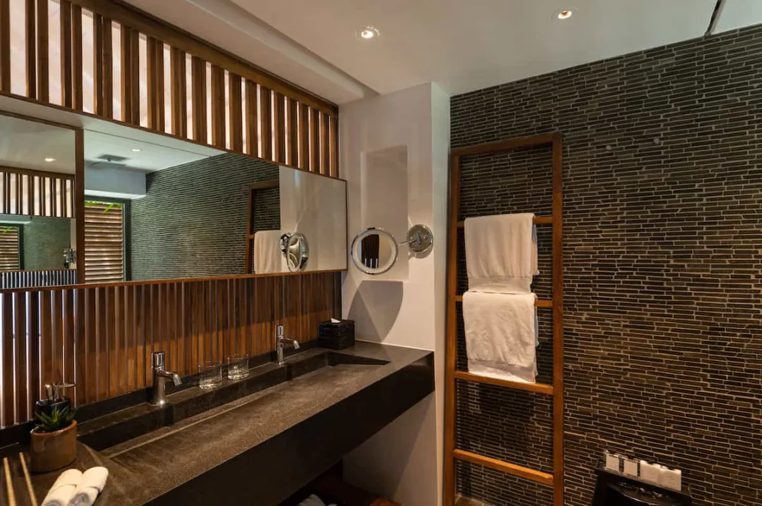 Odysseys Travel - Hotel Christopher St Barth - Ocean Junior Suite - Bathroom