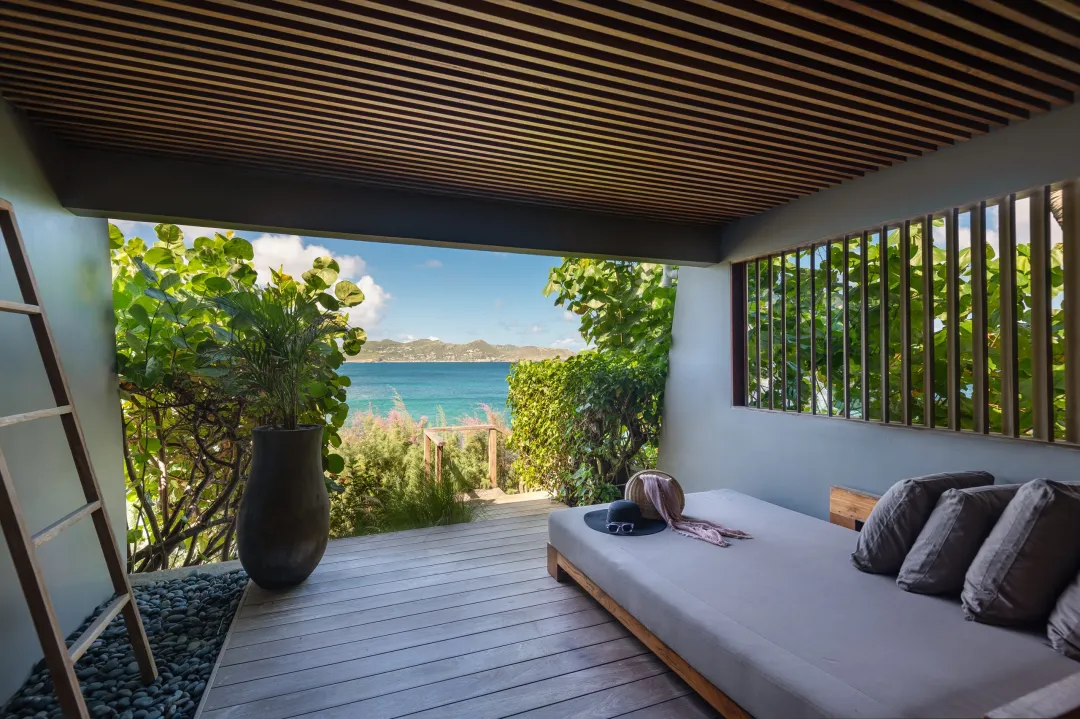 Odysseys Travel - Hotel Christopher St Barth - Ocean Deluxe Terrace - Terrace Daybed