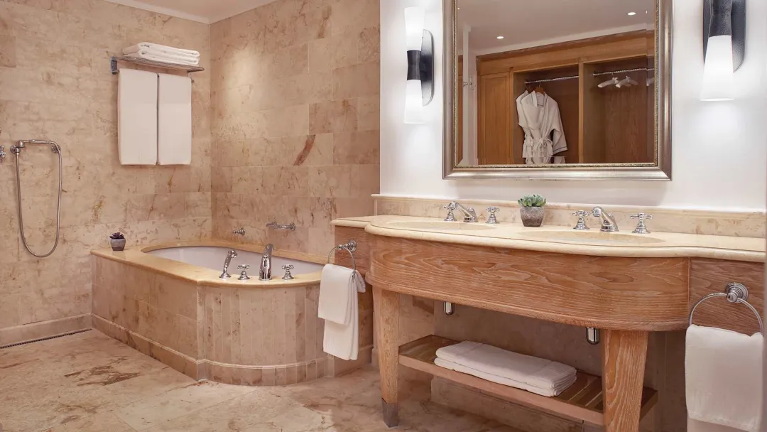 Odysseys Travel - La Samanna St Martin, Caribbean - Two-Bedroom Beachfront Suite - Bathroom