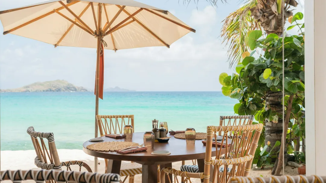 Odysseys Travel - Cheval Blanc St Barth - La Cabane - Beach Tables