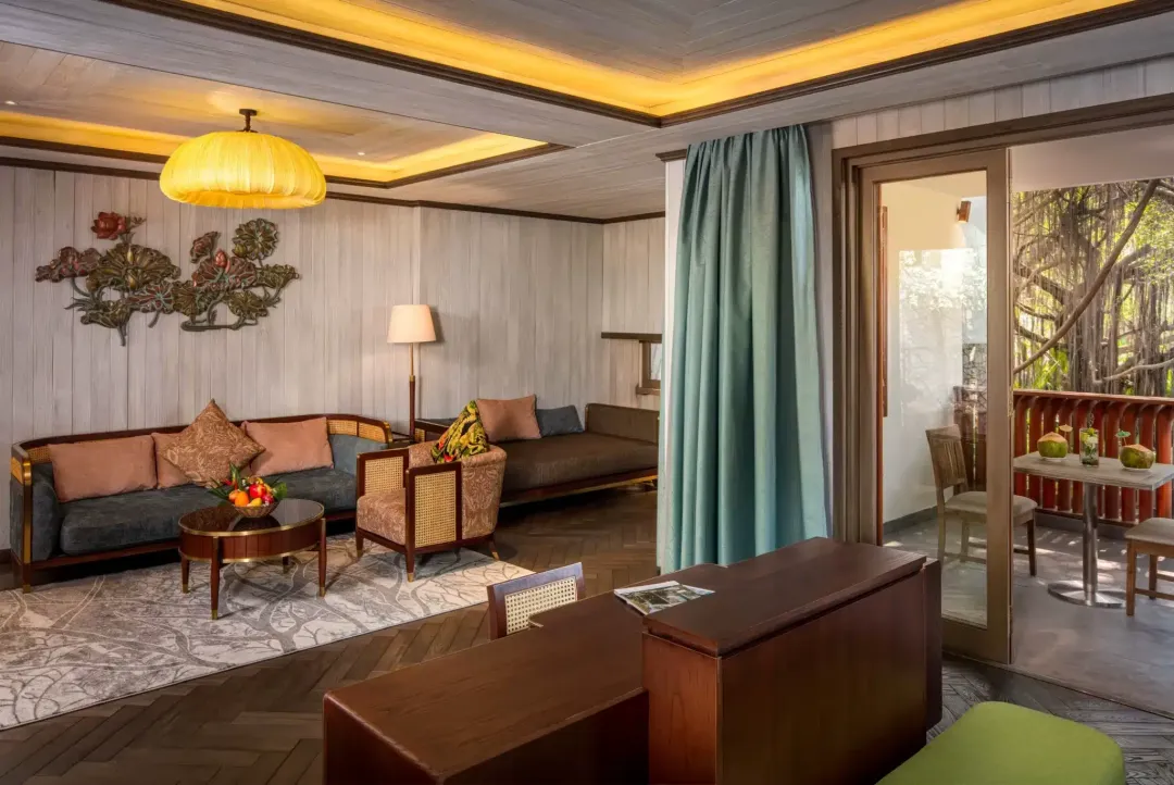 Garden Pool Suite - Seating Aeria