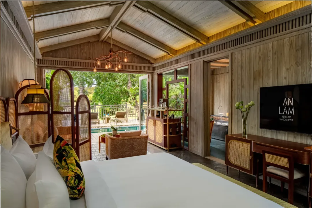 Riverfront Pool Villa - Bedroom