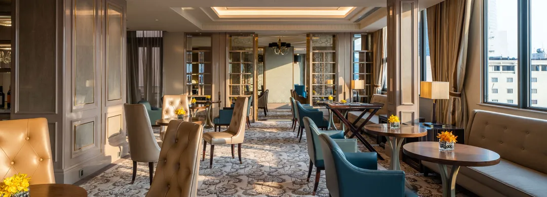Odysseys Travel - Caravelle Hotel - Signature Lounge