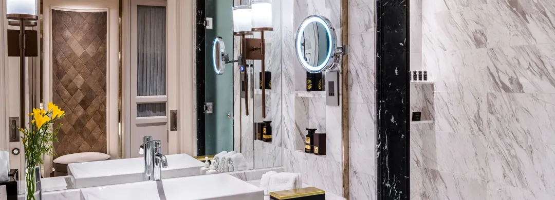 Odysseys Travel - Caravelle Hotel - Rooms - Deluxe Room - Bathroom