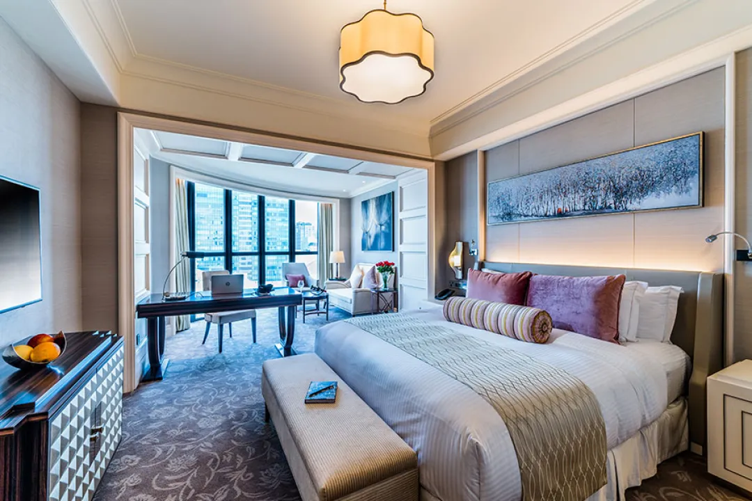 Odysseys Travel - Caravelle Hotel - Rooms - Signature Studio - Bedroom