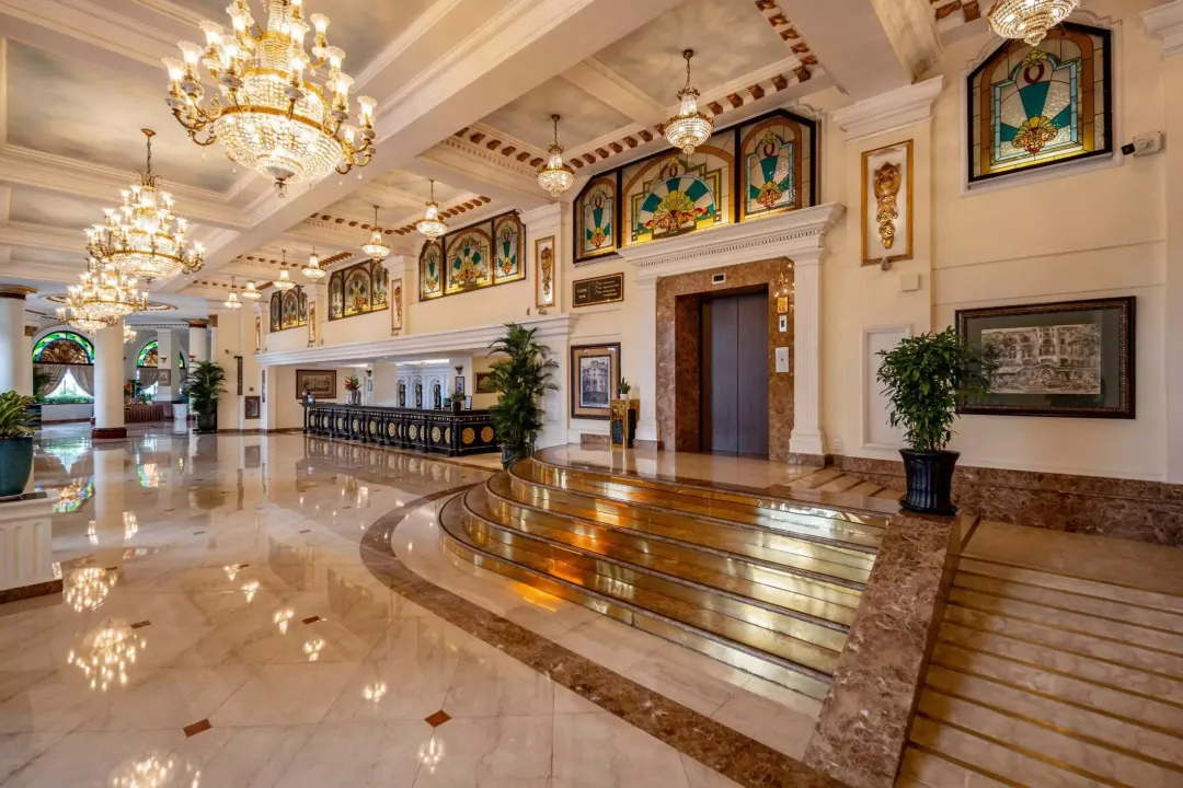 Odysseys Travel - Hotel Majestic Saigon - Lobby Staircase