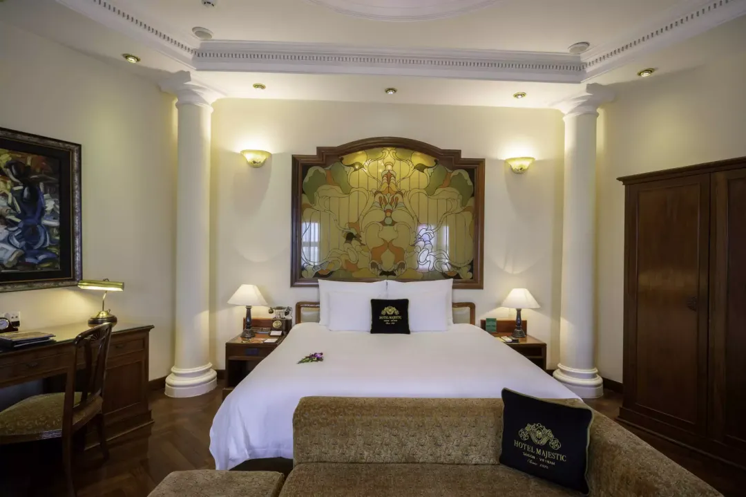 Odysseys Travel - Hotel Majestic Saigon - Rooms - Century Majestic Suite - Bedroom