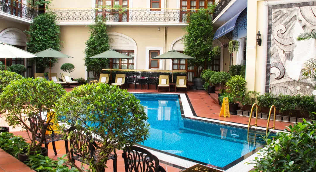 Odysseys Travel - Hotel Majestic Saigon - Merry Pool Bar - Poolside Area