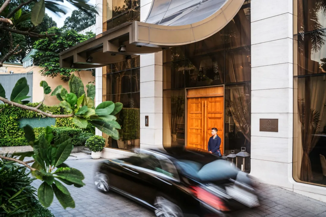 Odysseys Travel - Hotel des Arts Saigon - Entrance