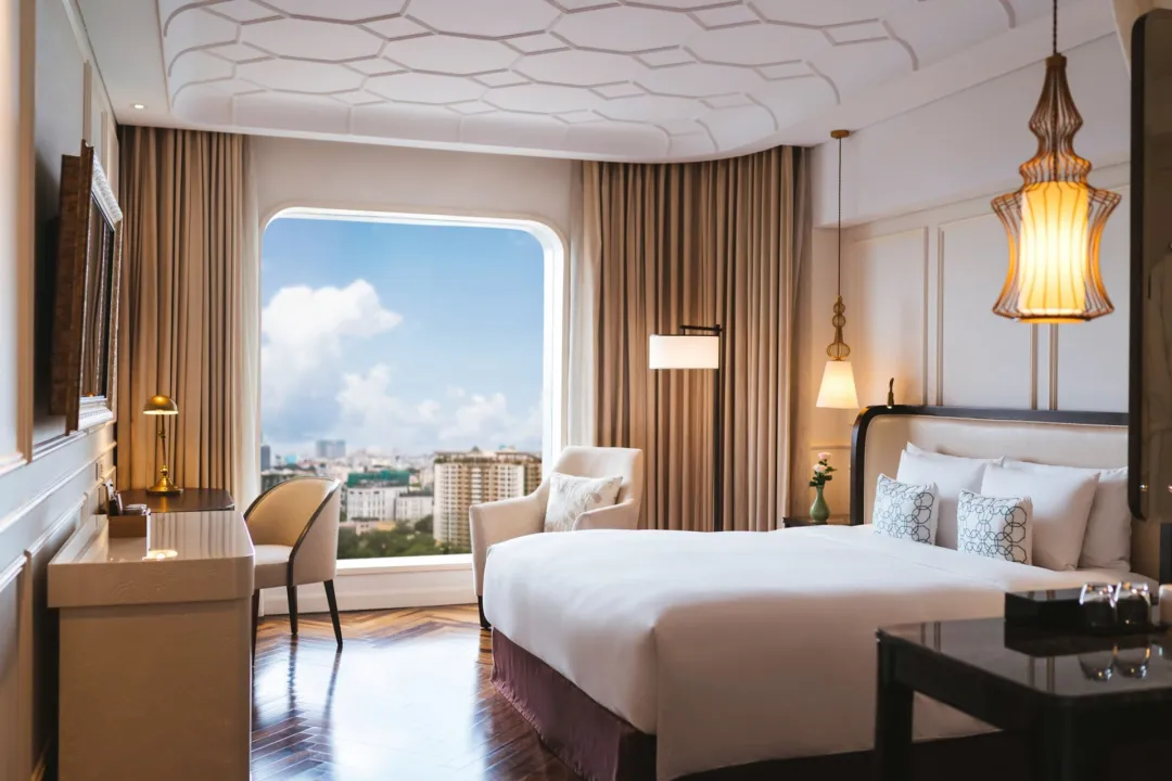 Odysseys Travel - Hotel des Arts Saigon - Rooms - Sky Executive Deluxe Room - Bedroom Window View