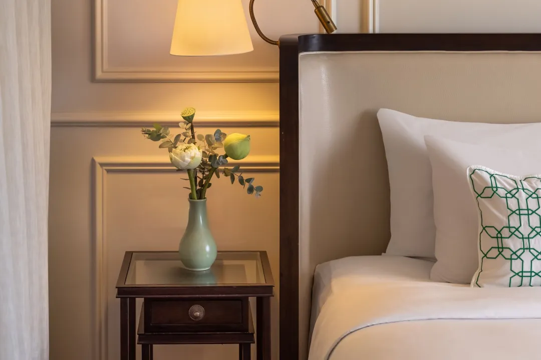 Odysseys Travel - Hotel des Arts Saigon - Rooms - Sky Executive Deluxe Room - Bedside Table