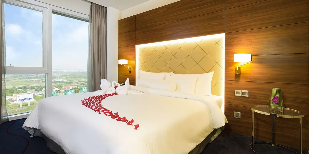 Odysseys Travel - Liberty Central Saigon Riverside - Rooms - Executive - Bedroom