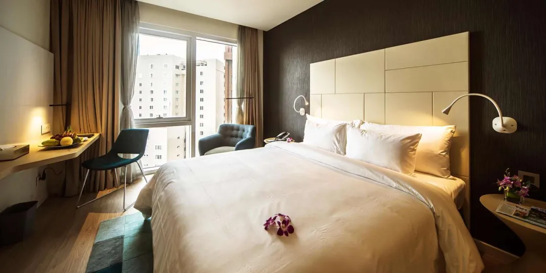 Odysseys Travel - Liberty Central Saigon Riverside - Rooms - Executive - Bedroom Desk Area