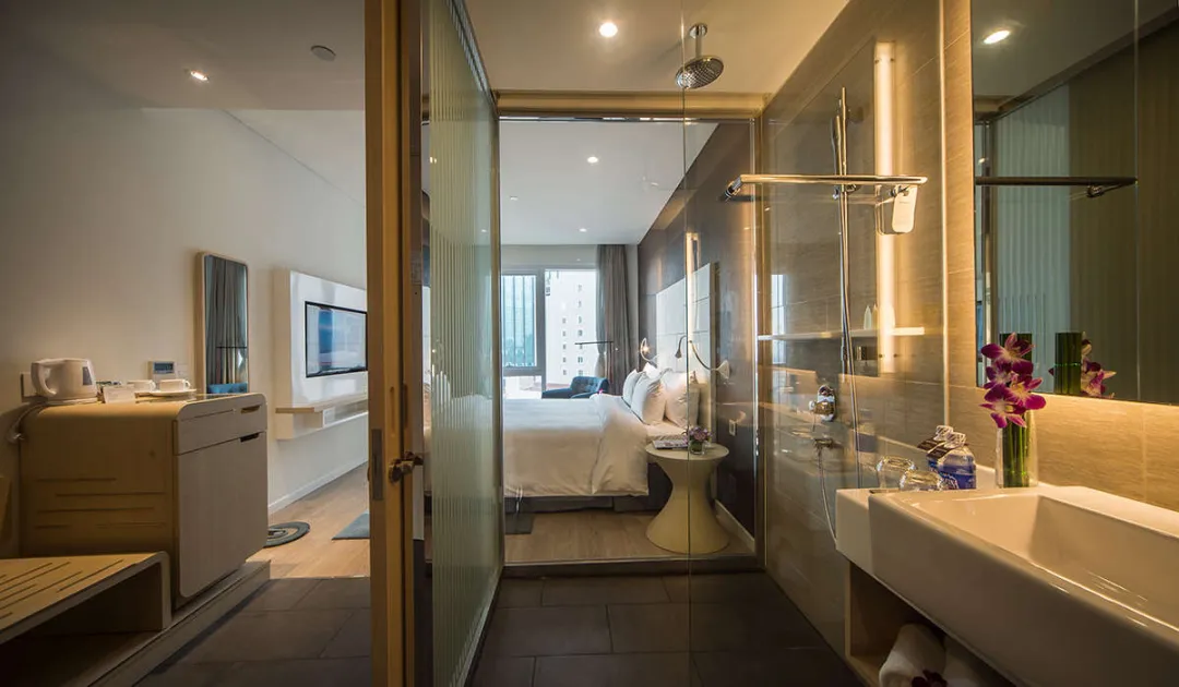 Odysseys Travel - Liberty Central Saigon Riverside - Rooms - Signature River View - Bathroom