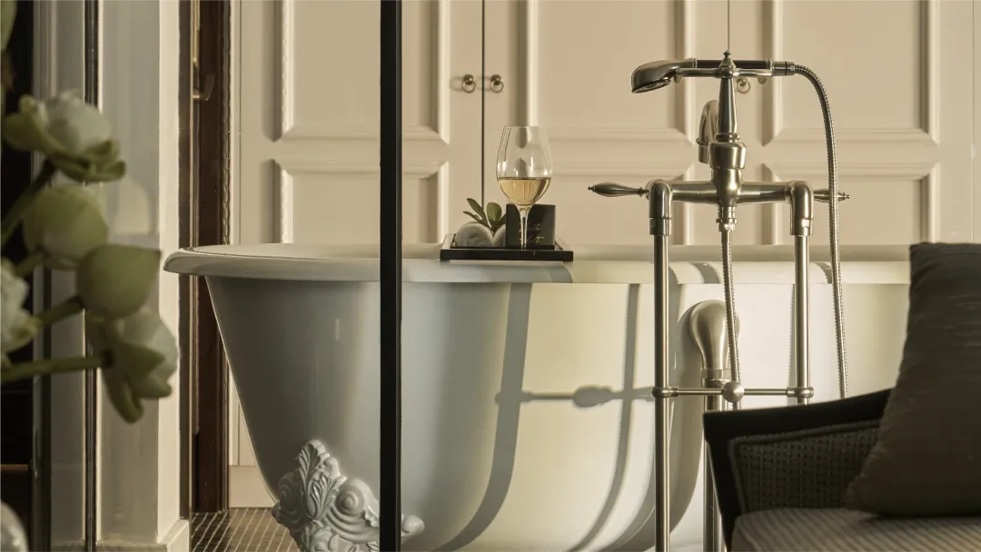 Odysseys Travel - Mai House Saigon - Rooms - Premium Club - Bathroom