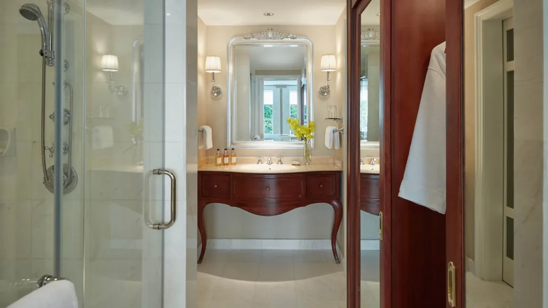Odysseys Travel - Park Hyatt Saigon - Rooms - Guest Room - Bathroom