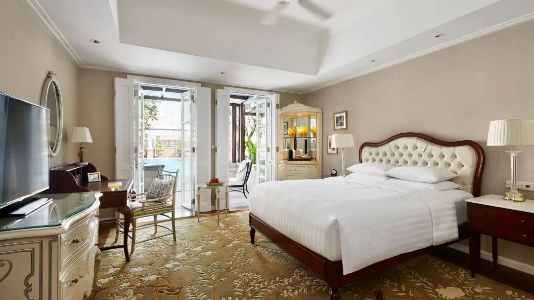 Odysseys Travel - Park Hyatt Saigon - Rooms - Deluxe Room - Bedroom