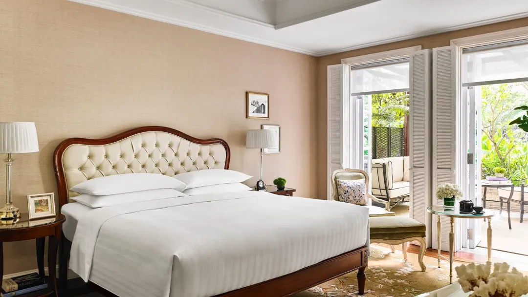 Odysseys Travel - Park Hyatt Saigon - Rooms - Park Deluxe Suite - Bedroom