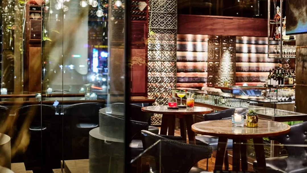 Odysseys Travel - Park Hyatt Saigon - 2 Lam Son - Bar Interior