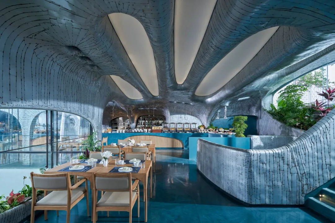 Odysseys Travel - Silverland Ben Thanh Hotel - Smith's Sculpted Ceiling