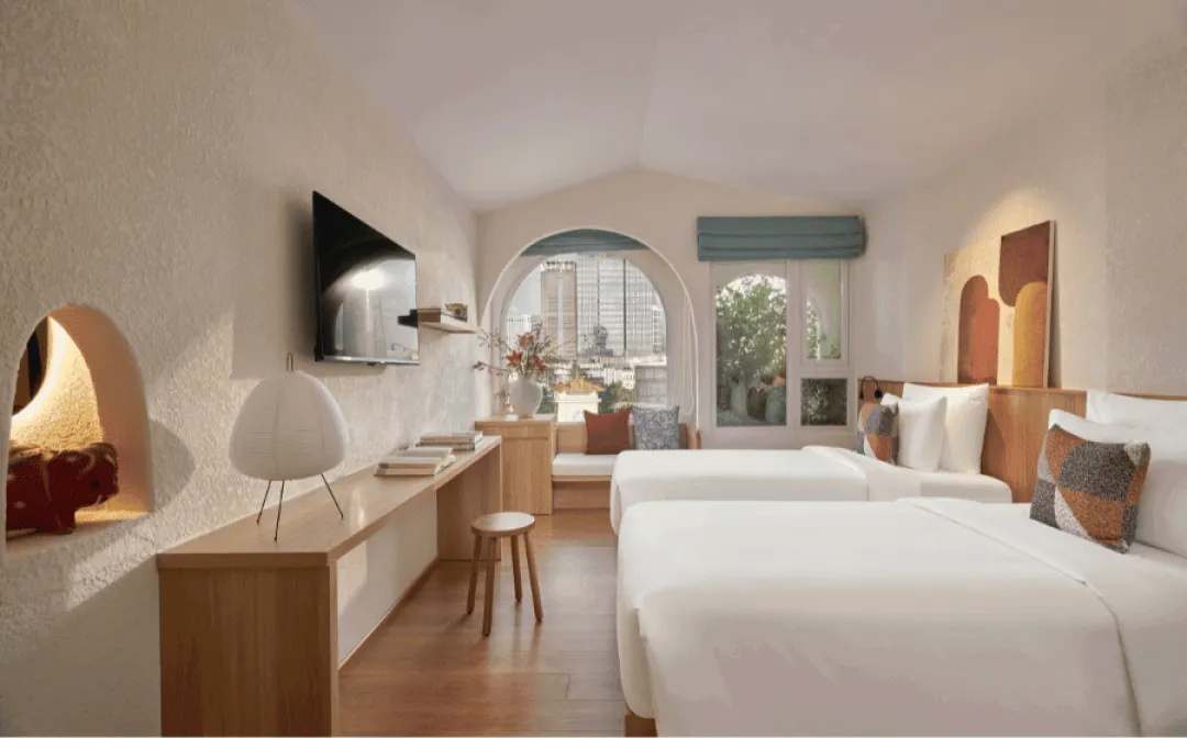 Odysseys Travel - Silverland Ben Thanh Hotel - Rooms - Splendid - Bedroom